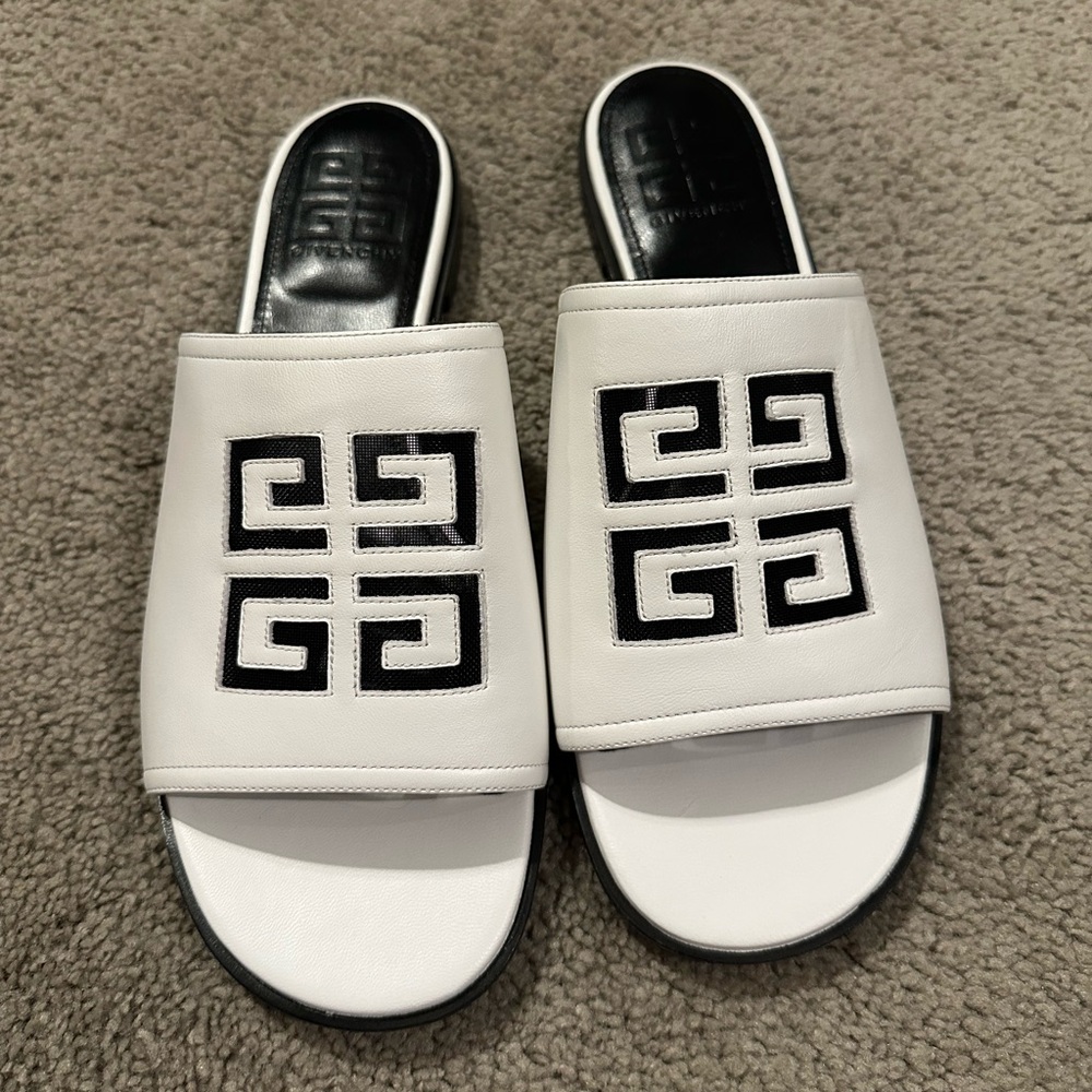 Givenchy White‎ 4G Flat Sandals Sz 40/8.5